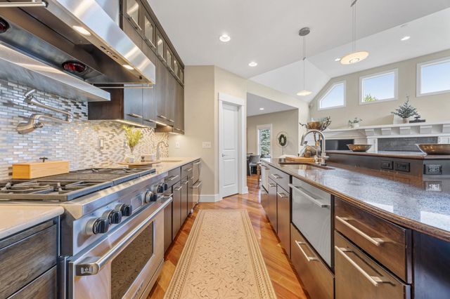 2508 Rose Creek Parkway S, Fargo, ND 58104