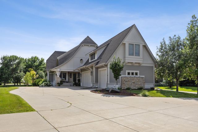 2508 Rose Creek Parkway S, Fargo, ND 58104