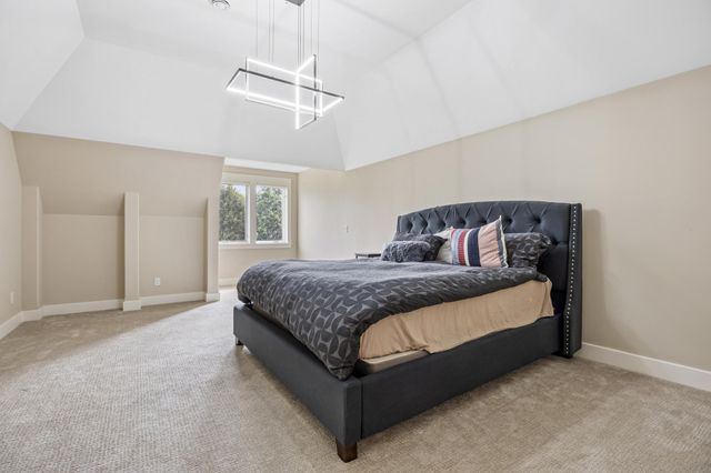 2508 Rose Creek Parkway S, Fargo, ND 58104