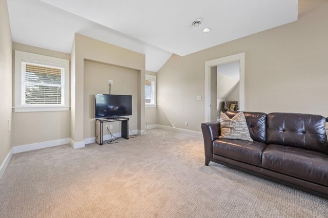 2508 Rose Creek Parkway S, Fargo, ND 58104