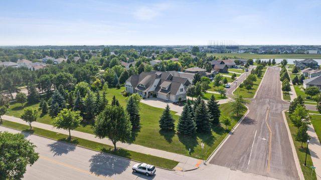 2508 Rose Creek Parkway S, Fargo, ND 58104