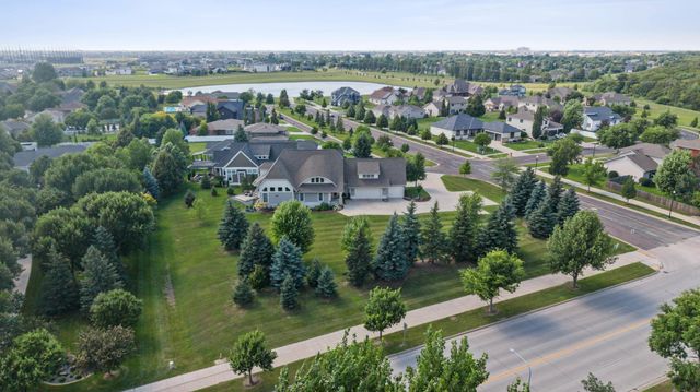 2508 Rose Creek Parkway S, Fargo, ND 58104