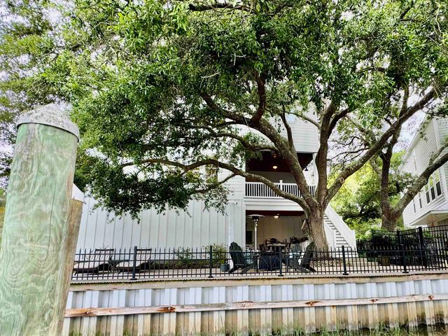 17 Carson Creek Dr., Murrells Inlet, SC 29576