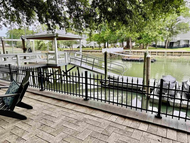 17 Carson Creek Dr., Murrells Inlet, SC 29576