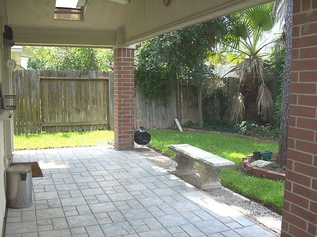 21725 York Timbers Drive, Kingwood, TX 77339