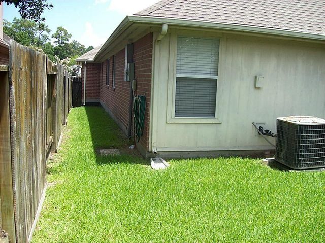 21725 York Timbers Drive, Kingwood, TX 77339