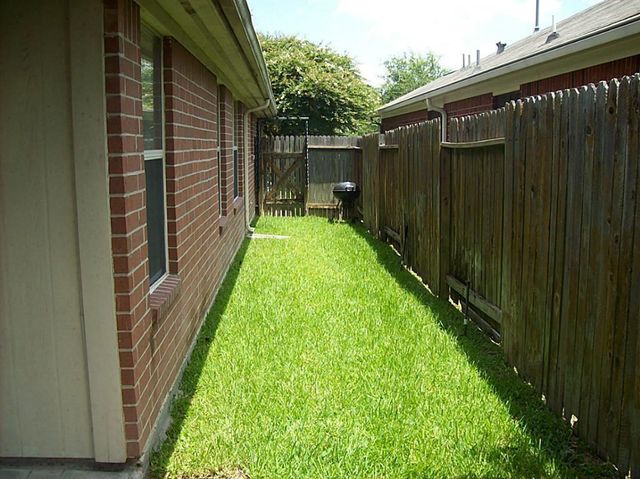 21725 York Timbers Drive, Kingwood, TX 77339