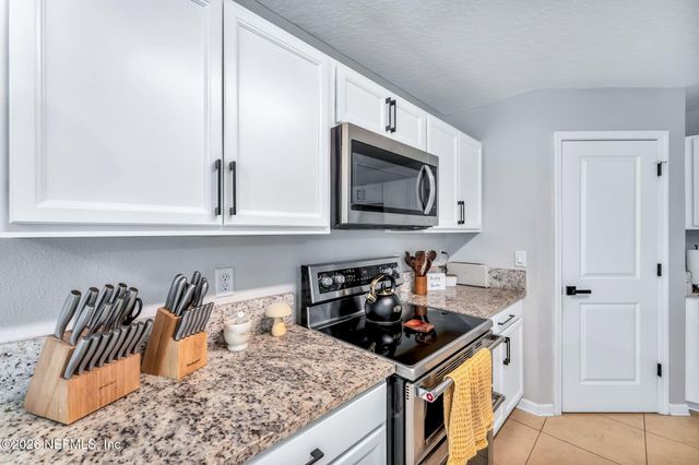 12384 CHERRY BLUFF Drive, Jacksonville, FL 32218