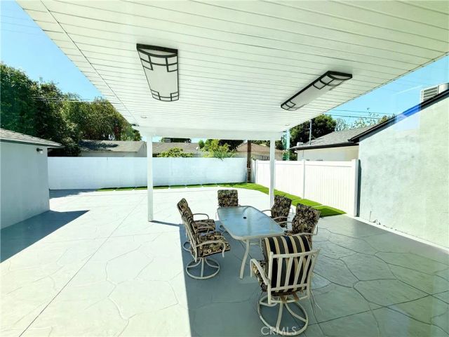5639 Natick, Van Nuys, CA 91411