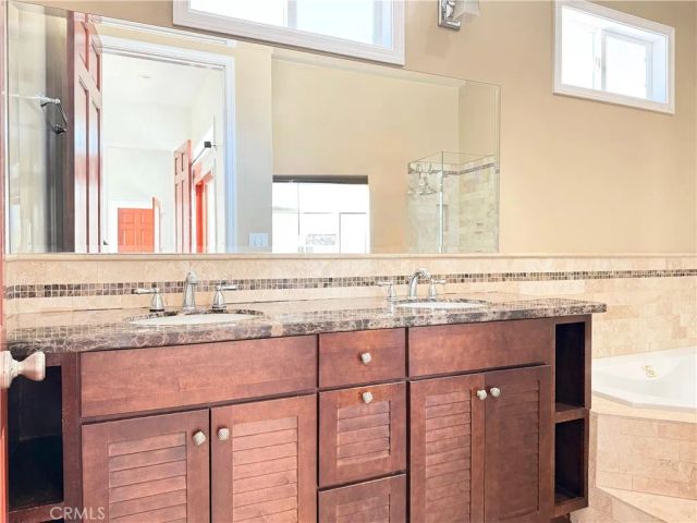 5639 Natick, Van Nuys, CA 91411