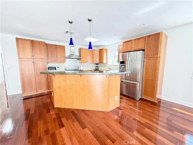 5639 Natick, Van Nuys, CA 91411