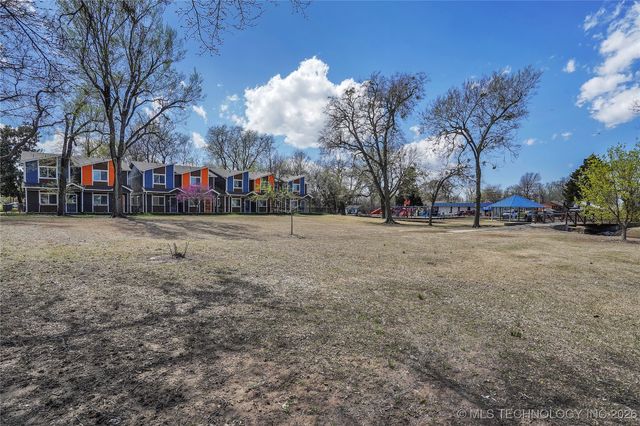 704 N Date Avenue, Broken Arrow, OK 74012