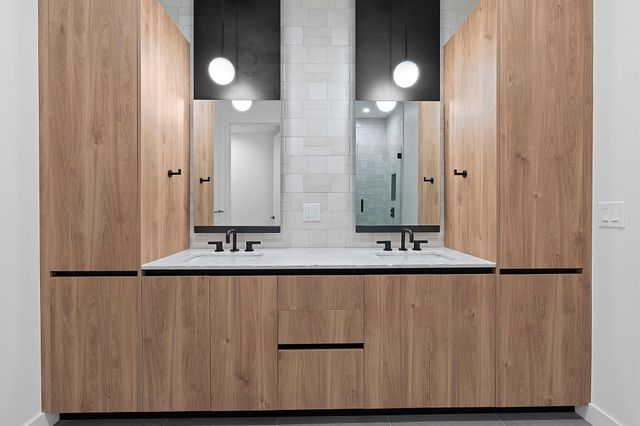 84 East Ave 4001, Austin, TX 78701