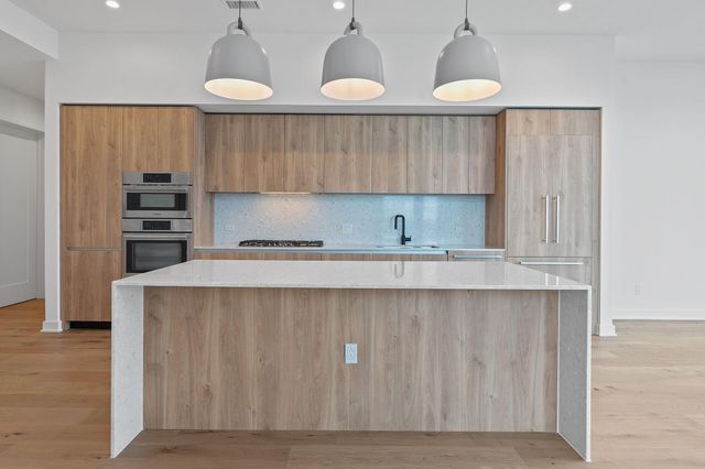 84 East Ave 4001, Austin, TX 78701