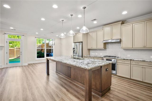 1011 Towneship Way, Roswell, GA 30075