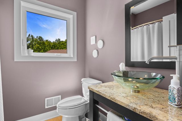 9255 E Grace Drive, Elmwood Twp, MI 49621