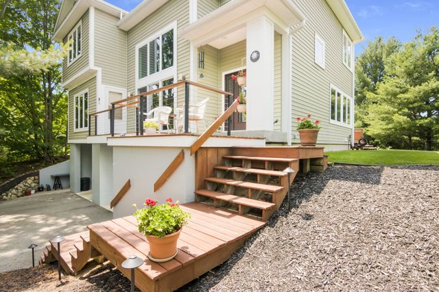 9255 E Grace Drive, Elmwood Twp, MI 49621