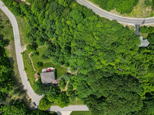 9255 E Grace Drive, Elmwood Twp, MI 49621