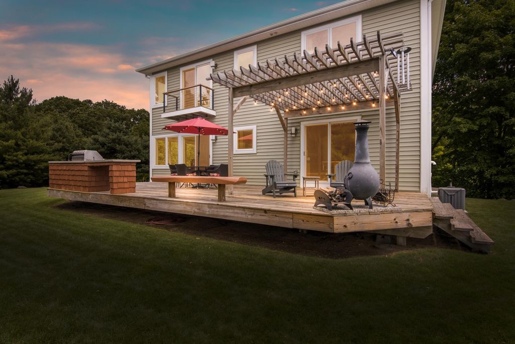 9255 E Grace Drive, Elmwood Twp, MI 49621