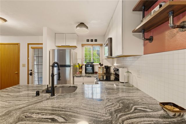 1142 Tanyard Lane, Hidden Valley, PA 15502