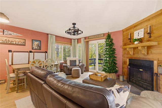 1142 Tanyard Lane, Hidden Valley, PA 15502
