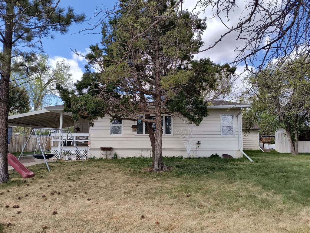 304 Hill ST, Wolf Point, MT 59201 photo 2