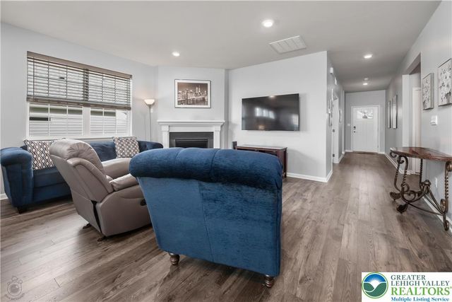 7945 Golden Lane, Lower Macungie Twp, PA 18031