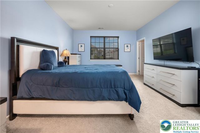 7945 Golden Lane, Lower Macungie Twp, PA 18031