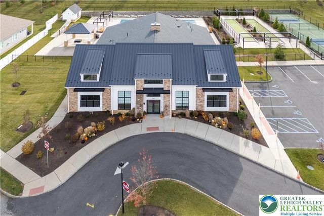 7945 Golden Lane, Lower Macungie Twp, PA 18031