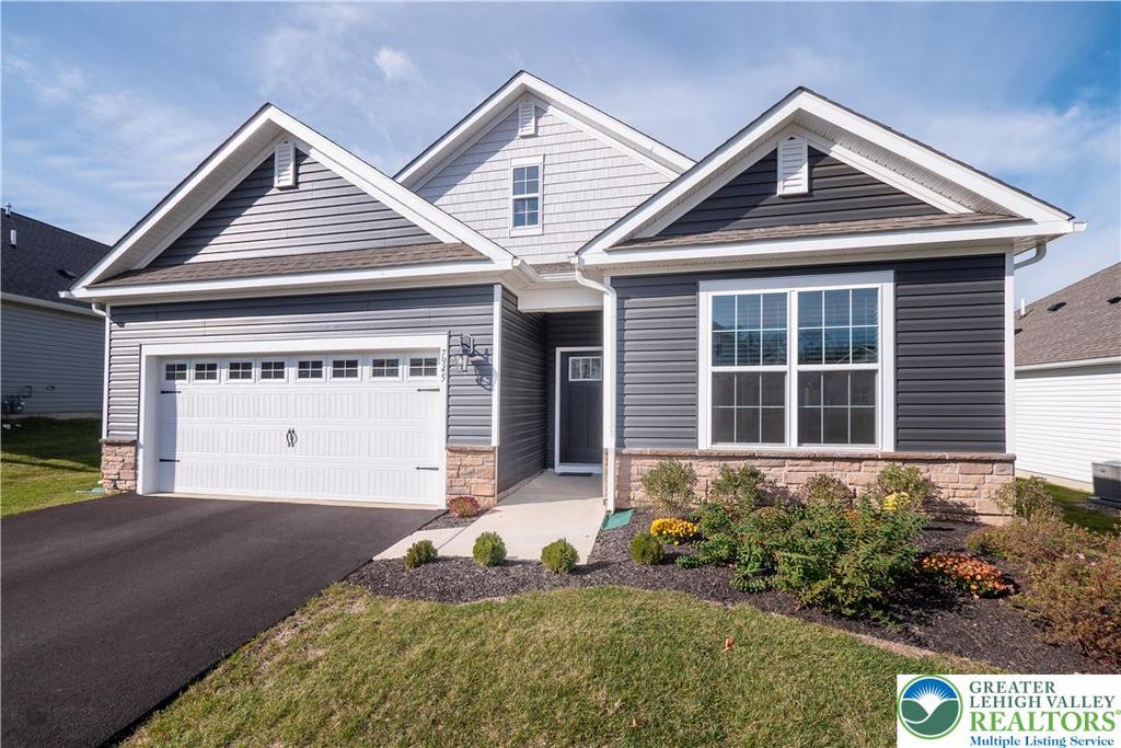 7945 Golden Lane, Lower Macungie Twp, PA 18031