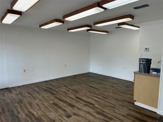 200 E Elm Street B, Glen Rose, TX 76043