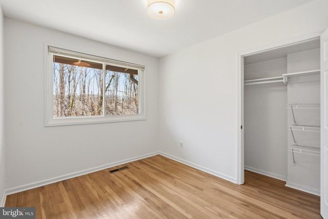 10009 FAIR WOODS DR, Fairfax, VA 22030