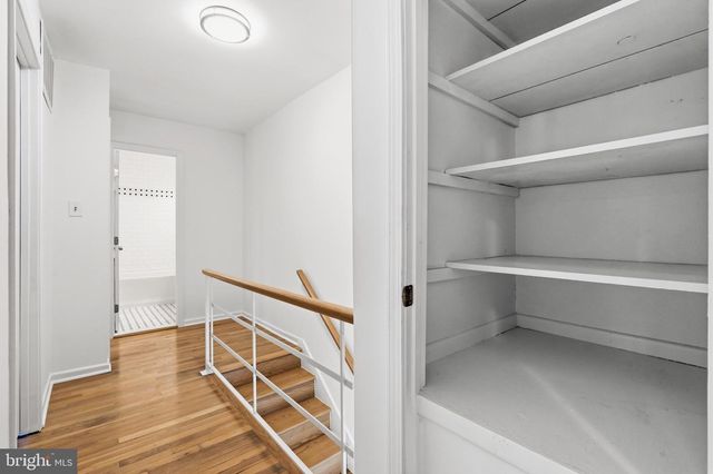 10009 FAIR WOODS DR, Fairfax, VA 22030