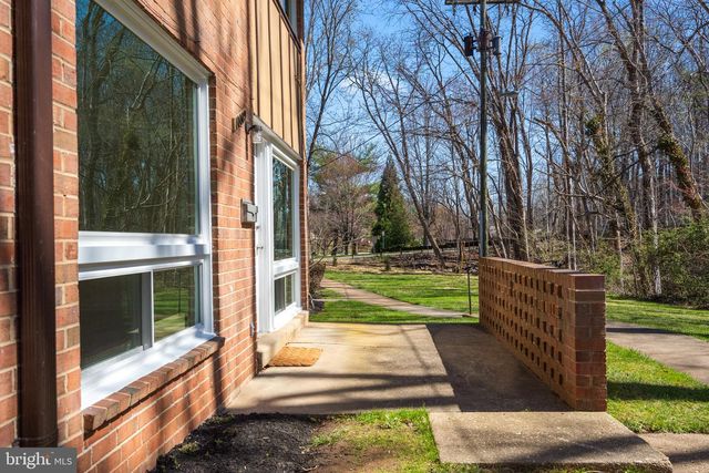 10009 FAIR WOODS DR, Fairfax, VA 22030