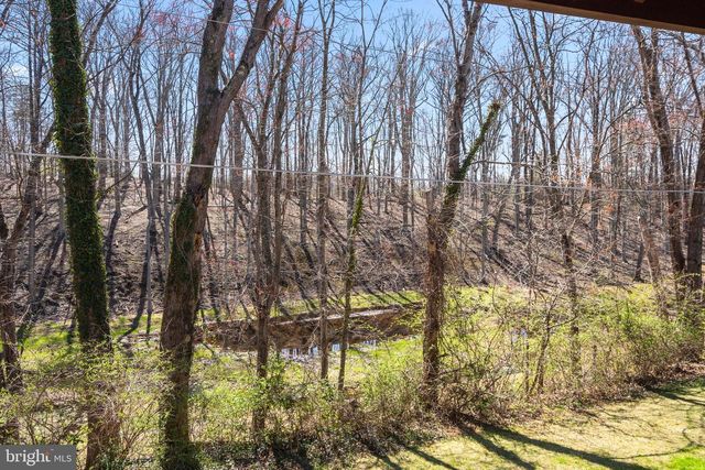 10009 FAIR WOODS DR, Fairfax, VA 22030