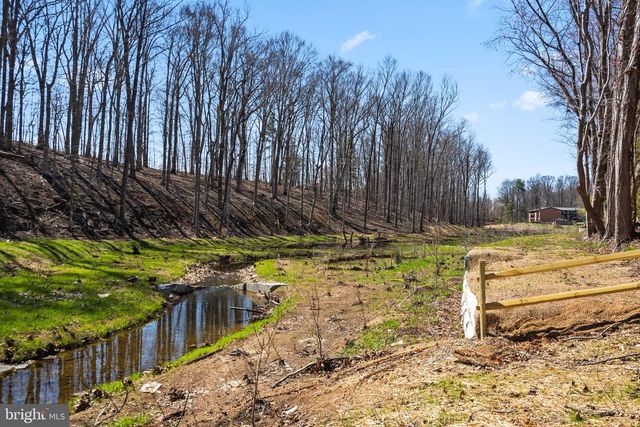 10009 FAIR WOODS DR, Fairfax, VA 22030