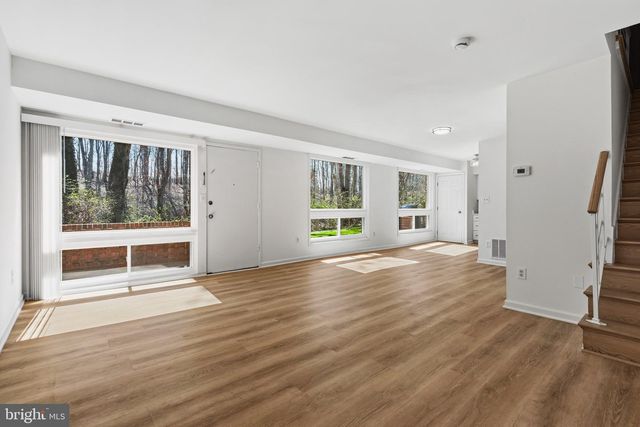 10009 FAIR WOODS DR, Fairfax, VA 22030