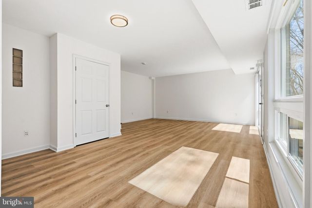 10009 FAIR WOODS DR, Fairfax, VA 22030