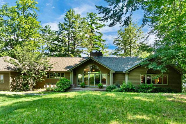 6 Wyanoke Gate Lane, Wolfeboro, NH 03894