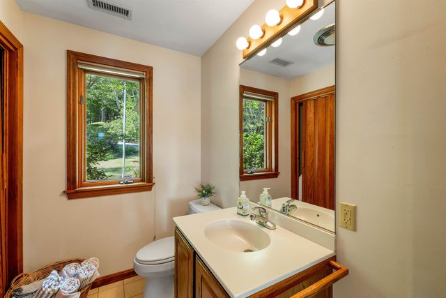 6 Wyanoke Gate Lane, Wolfeboro, NH 03894