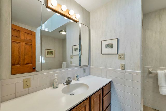 6 Wyanoke Gate Lane, Wolfeboro, NH 03894