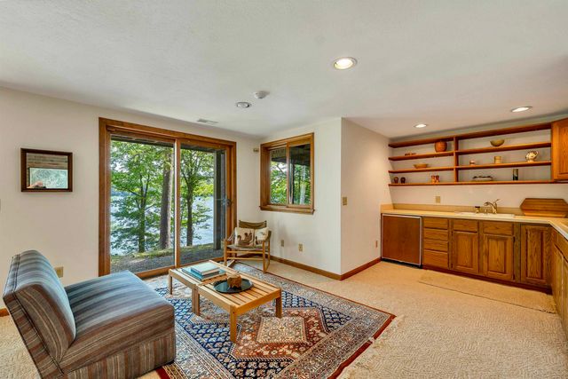 6 Wyanoke Gate Lane, Wolfeboro, NH 03894