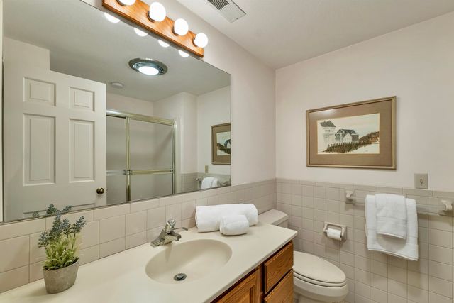 6 Wyanoke Gate Lane, Wolfeboro, NH 03894