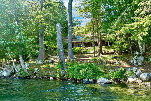 6 Wyanoke Gate Lane, Wolfeboro, NH 03894