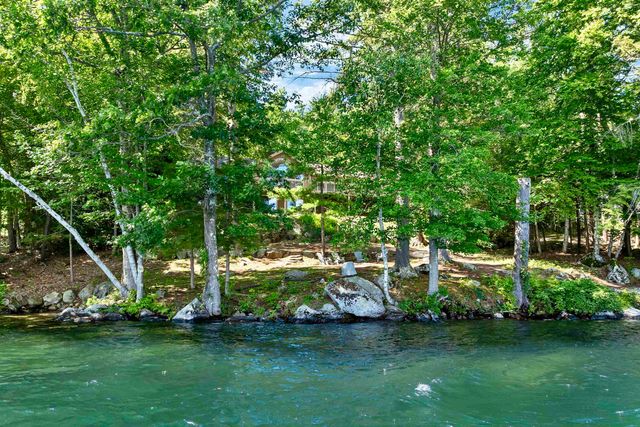 6 Wyanoke Gate Lane, Wolfeboro, NH 03894