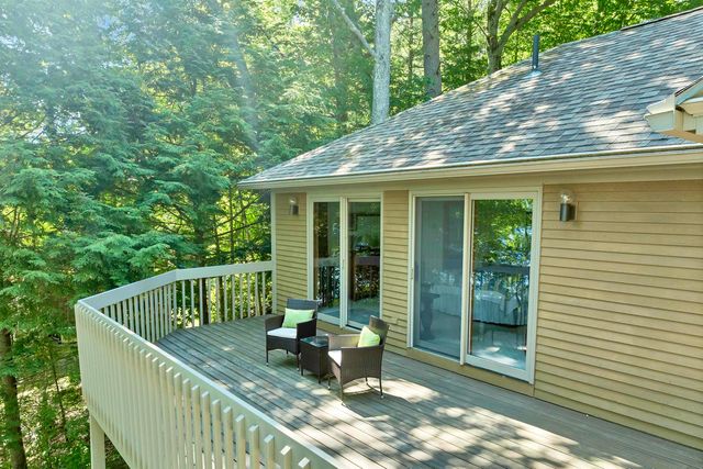 6 Wyanoke Gate Lane, Wolfeboro, NH 03894