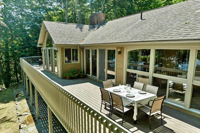 6 Wyanoke Gate Lane, Wolfeboro, NH 03894