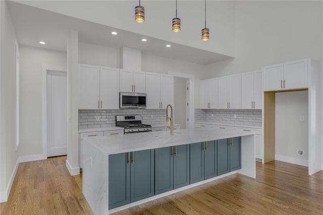 48 Village Crest Drive, Greenville, SC 29607