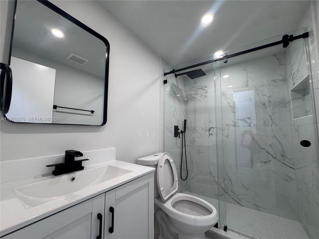 455 Golden Isles Dr 203, Hallandale Beach, FL 33009