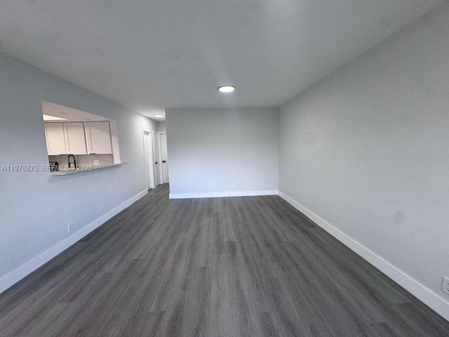 455 Golden Isles Dr 203, Hallandale Beach, FL 33009